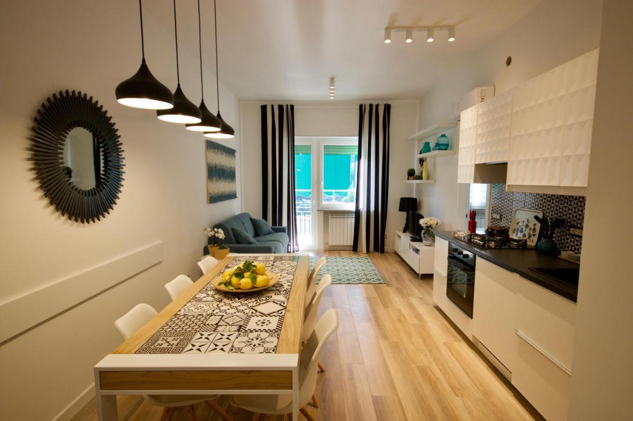 Blue Bay Lussuoso A Due Passi Dal Mare Apartment Майори Екстериор снимка